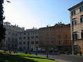 Case, Roma Piazza d'Aracoeli - foto di Sara Di Marcello Case, Roma Piazza d'Aracoeli - foto di Sara Di Marcello