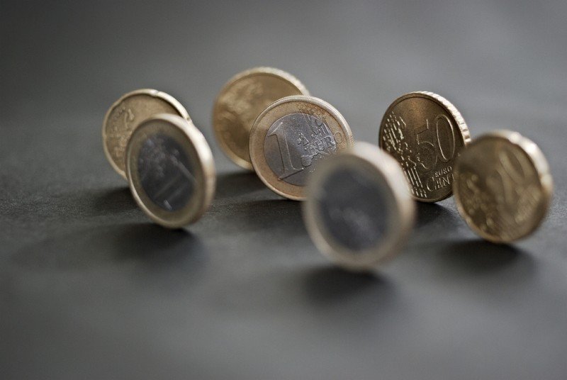 Euro - Photo credit: mammal / Foter / Creative Commons Attribution-NonCommercial-ShareAlike 2.0 Generic (CC BY-NC-SA 2.0)
