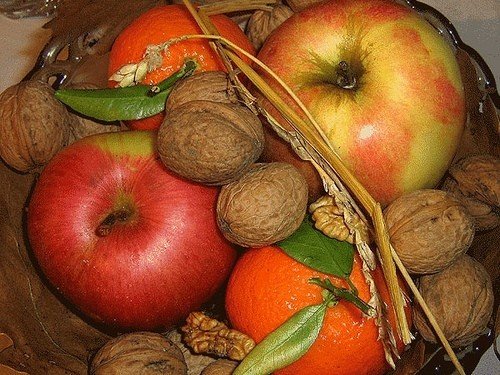 Fruit on the table